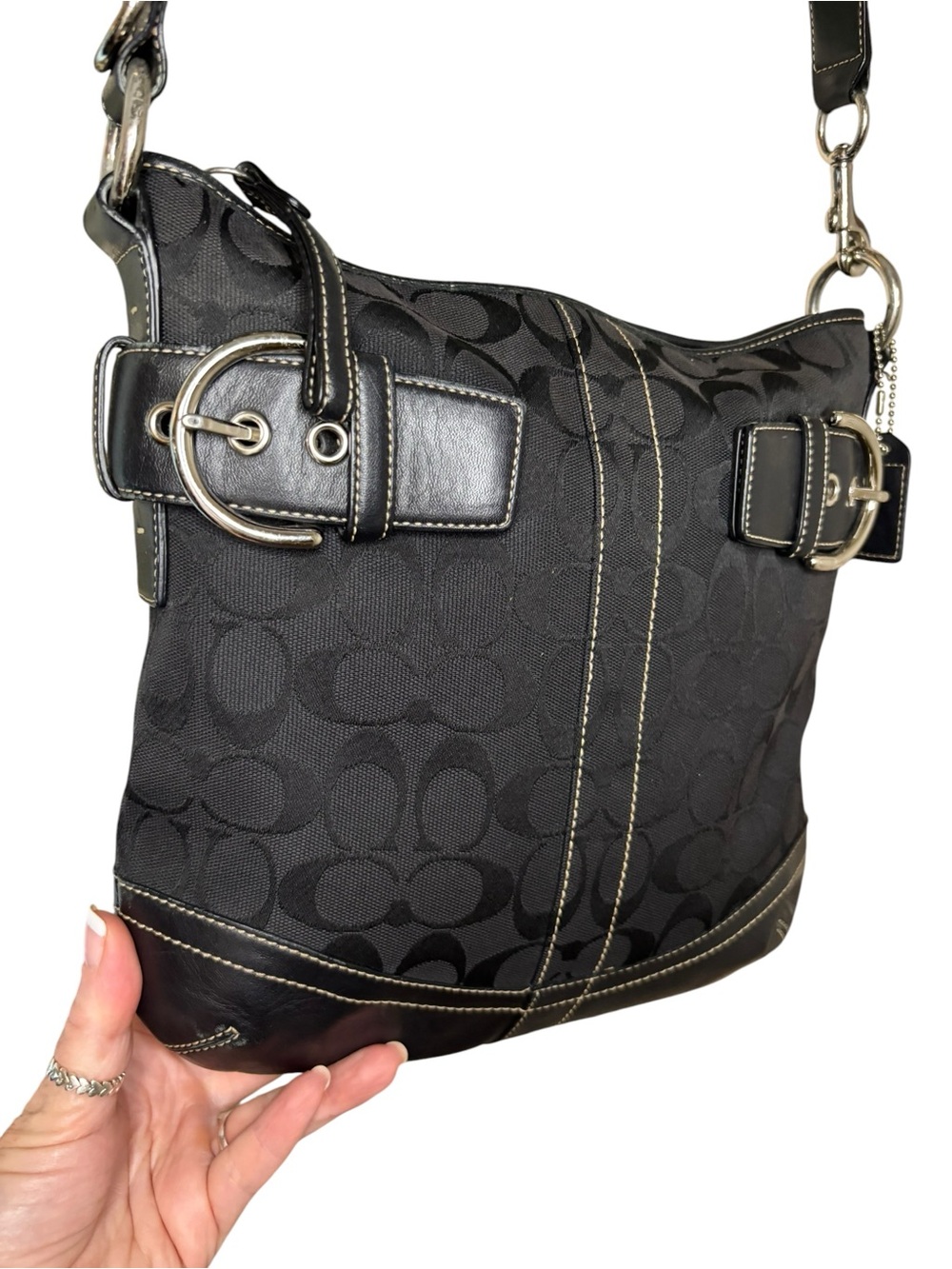 Coach 2005 Vintage Soho Signature Slim Duffle Bag – Black Jacquard Canvas - Picture 4 of 14